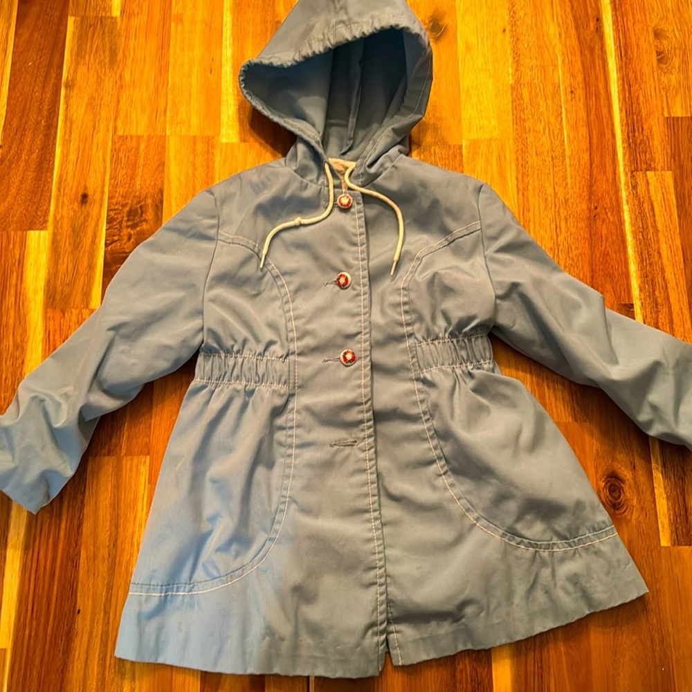Vintage little girls lightweight jacket with hood. Baby blue. Around size 4T